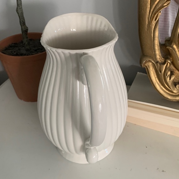 Ashland off white large pitcher ribbed shabby home‎ decor serving shelf table - Picture 5 of 8
